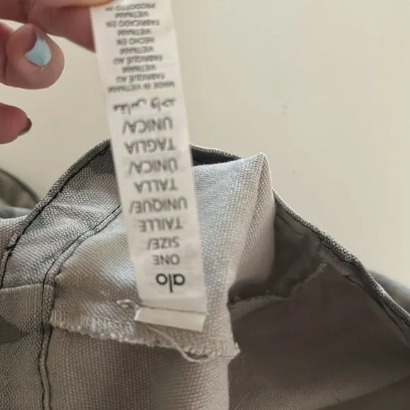 Alo Duffle Tote Bag - Picture 5 of 5